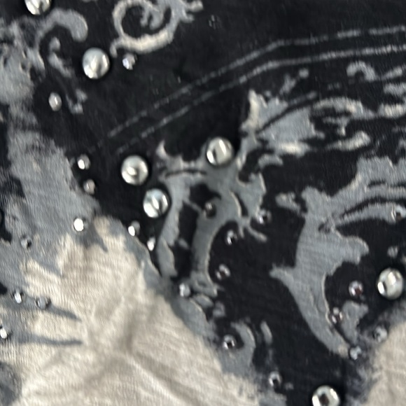 Rock & Republic studded graphic shirt size xs worn once! - Picture 3 of 5